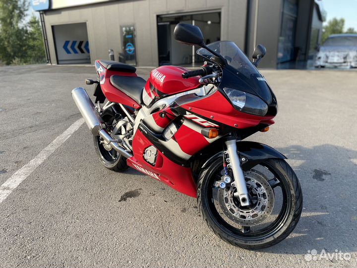 Yamaha R6