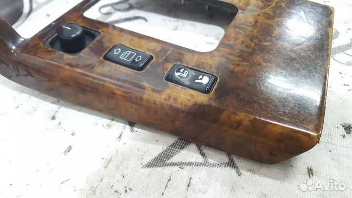 Центральная консоль на Mercedes-Benz R129