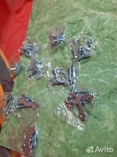 Болты крепления задней звезды на мопед