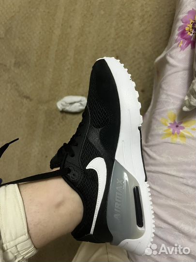 Кроссовки женские Nike