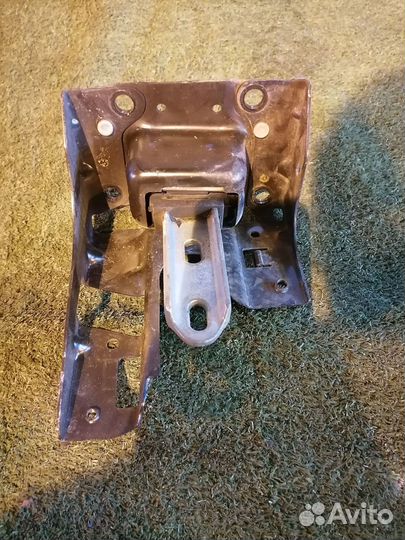 Опора двигателя (подушка двс) левая 9801521580 Peu