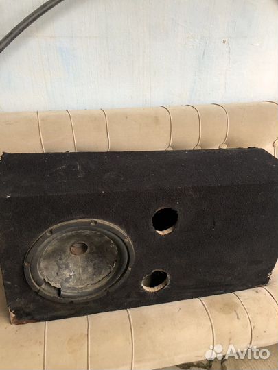 Бассовик вместе с моноблоком