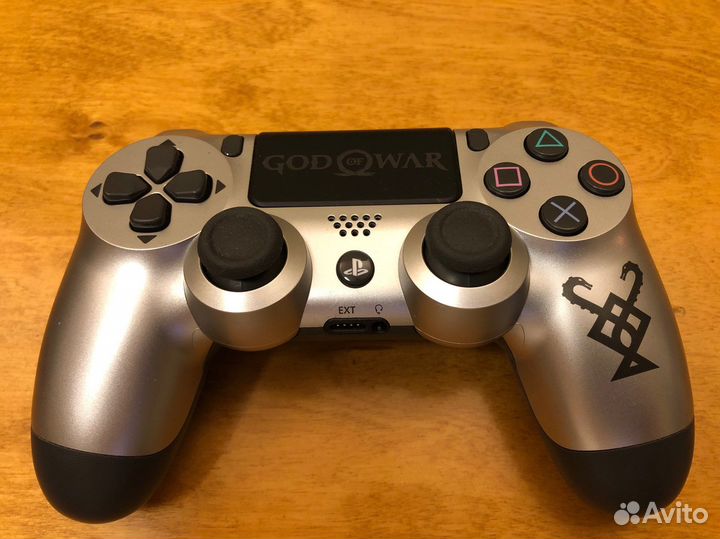 PS4 Pro God of War Limited Edition