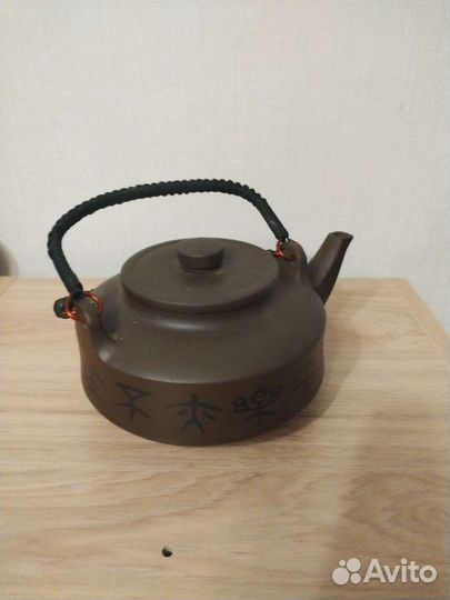 Заварочный чайник из обожженной глины