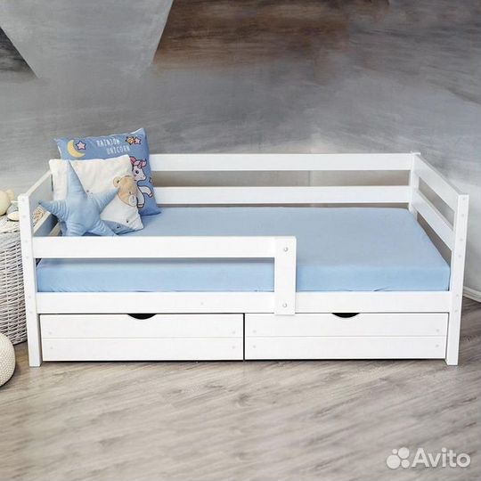 Кроватка с бортиком от 2х лет софа из массива