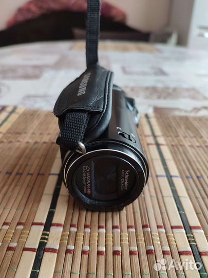 Видеокамера Samsung full HD модель HMX-H200BP/XER