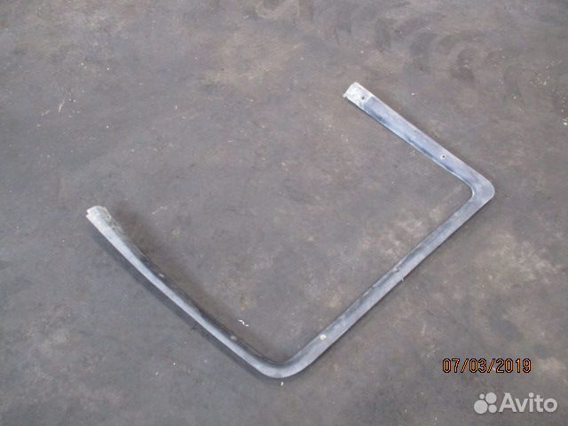 Рамка стекла двери левая MAN 81626300057