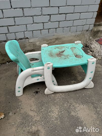 Детский стул и стол для кормления