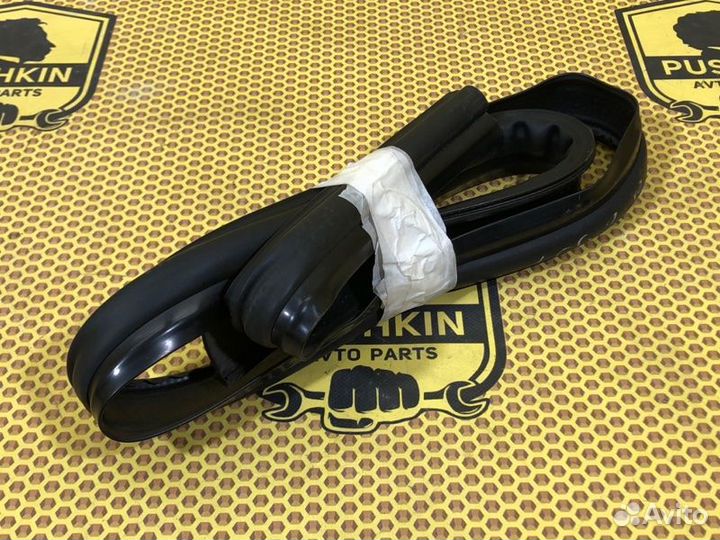 Уплотнитель кузовной правый Renault Logan L52 K7M