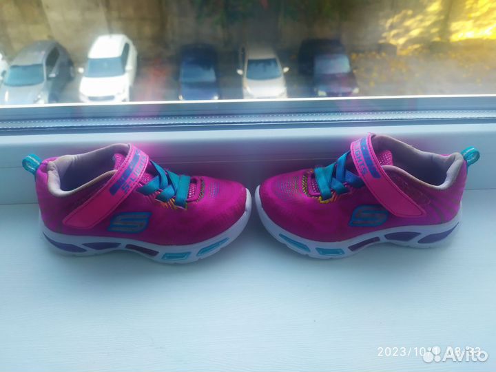 Кроссовки для девочки