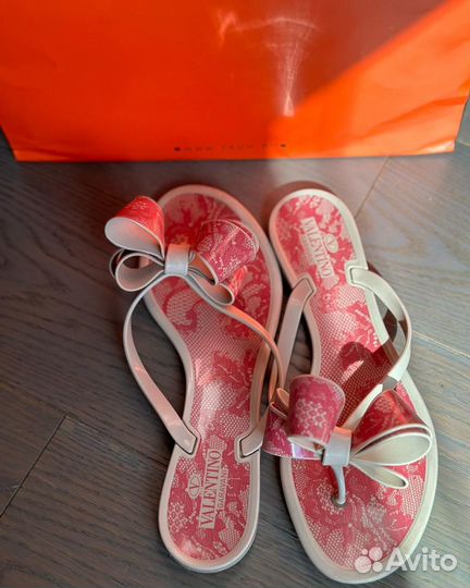 Шлепанцы женские Valentino 38 размер