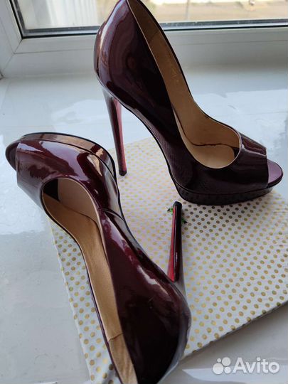 Туфли женские 36 размер новые натуральный лак