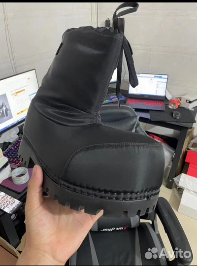 Ботинки Balenciaga Alaska low boots