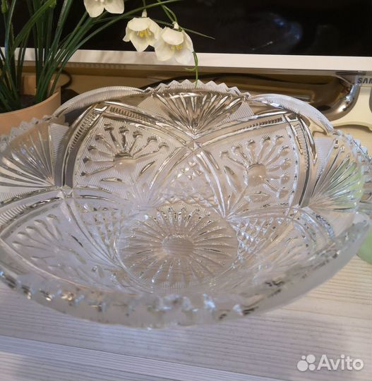 Хрустальная ваза под фрукты