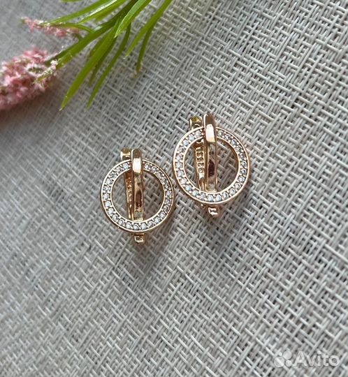 Серьги в стиле Cartier под золото