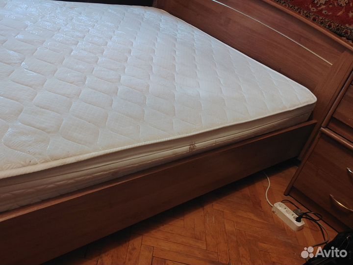 Кровать с матрасом 140*200 (155*215)