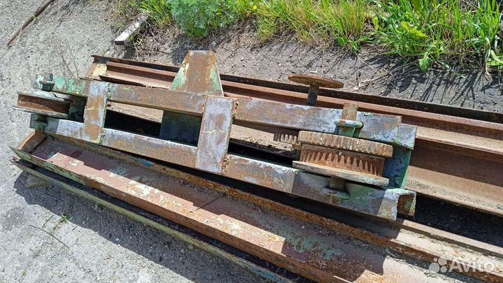 Кран-балка на 1,5-2 тонны с путями 17 м и 12 м