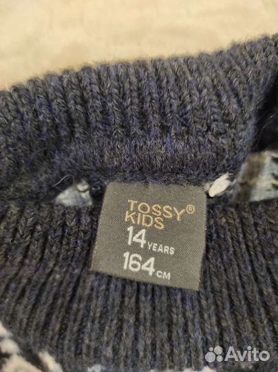 Свитер с горлом