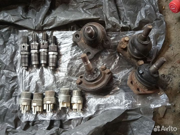 Продам запчасти на toyota crown 131 кузов