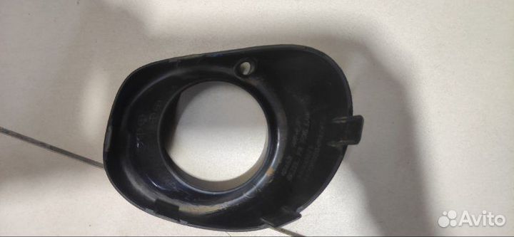 Рамка противотуманной фары передняя левая