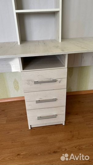 Письменный стол