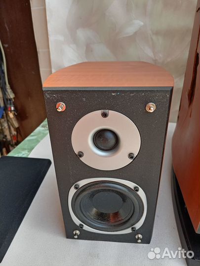 Сабвуфер ввк FSW-108 + 2 колонки