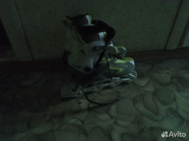 Роликовые коньки