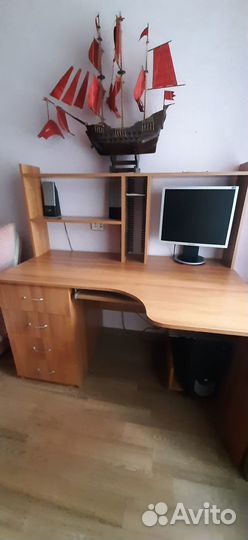 Письменный стол с полками бу