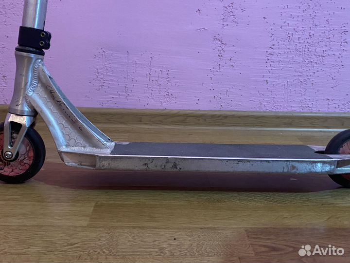Трюковой самокат в парк