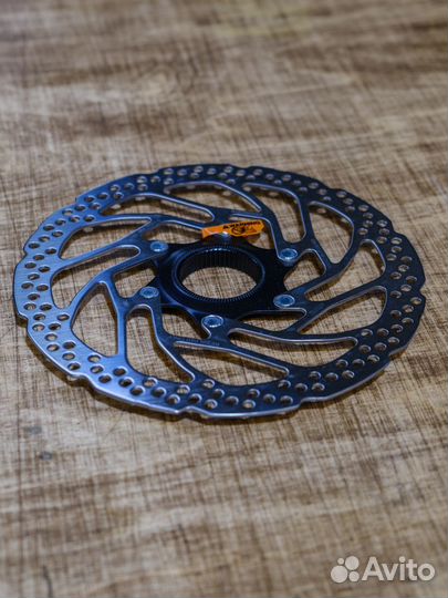 Ротор Shimano SM-RT30, centerlock