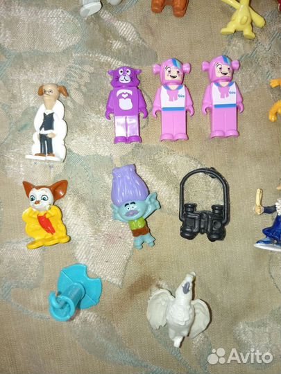 Игрушки из киндеров пакетом