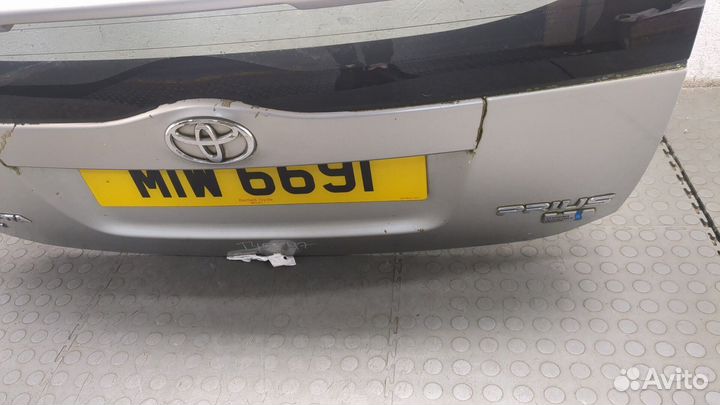 Крышка багажника Toyota Prius, 2004