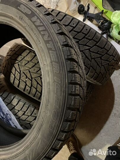 Dunlop SP Winter Ice02 215/50 R17