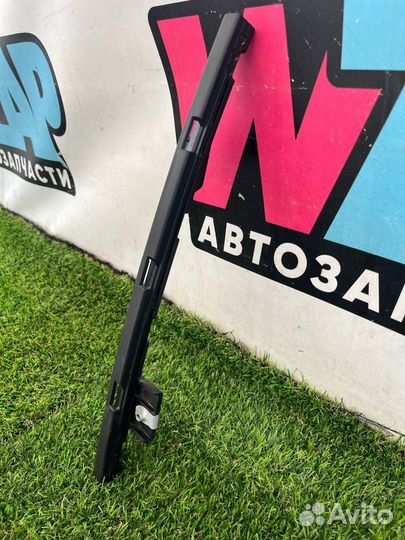 Направляющая стекла Chevrolet TrailBlazer 3 2022