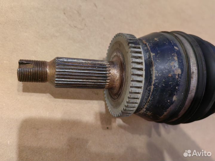 Приводной вал