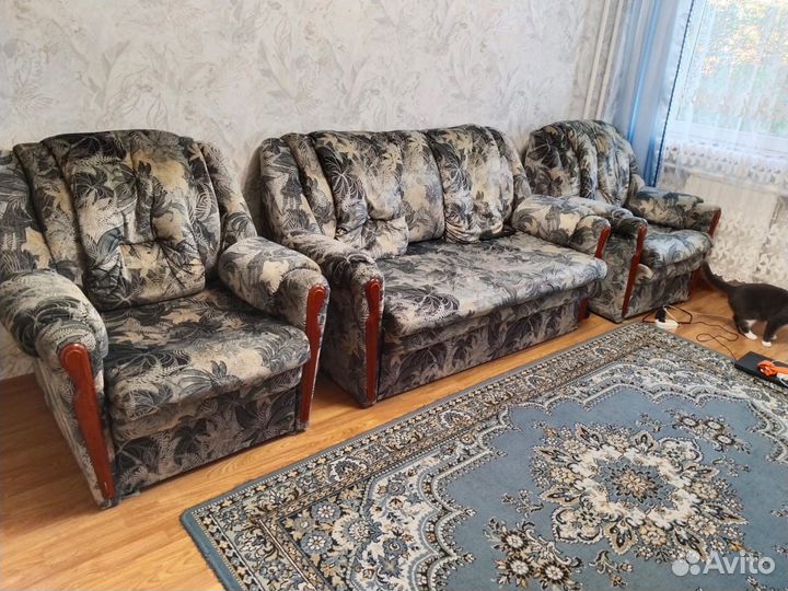 Диван и два кресла