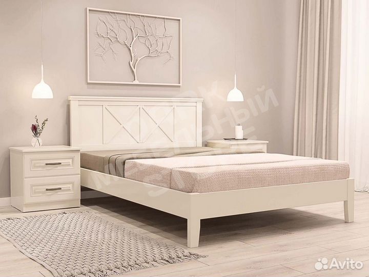 Кровать массив