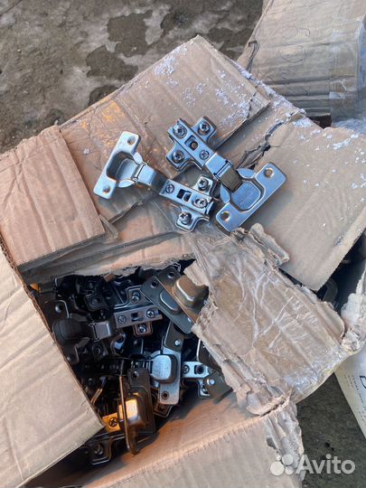 Мебельная фурнитура : ручки, петли