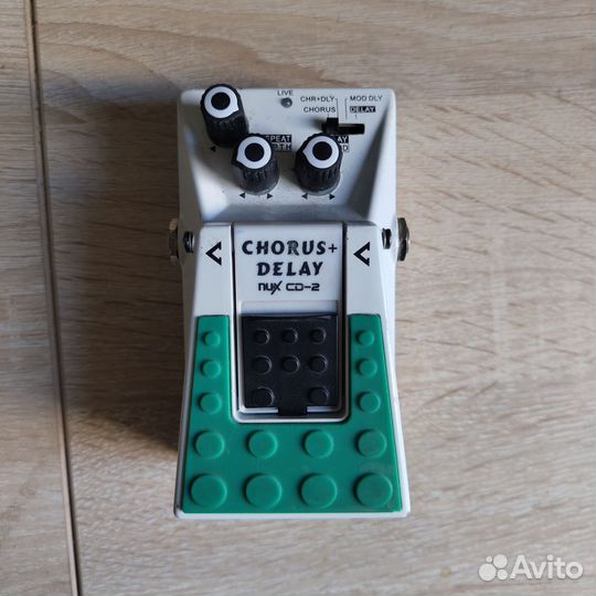 Гитарная педаль эффектов nux chorus & delay