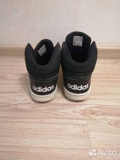 Кроссовки adidas