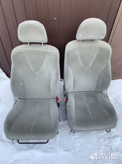 Сиденья передние от Toyota Camry V40