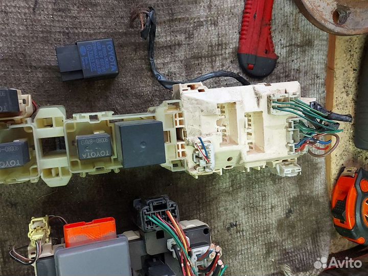 Toyota Corolla E110 блок предохранителей