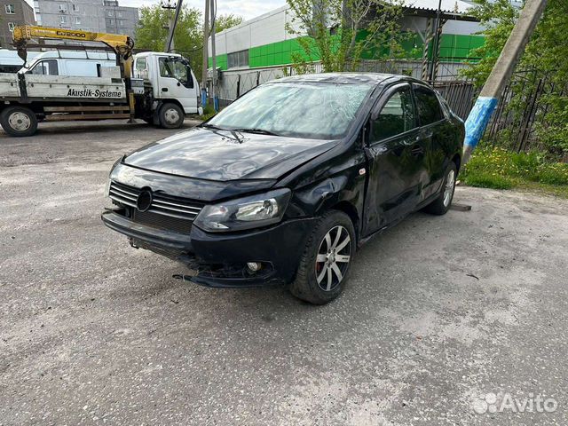 Volkswagen Polo 1.6 AT, 2011, битый, 170 000 км