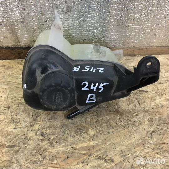 Расширительной бочок Mercedes w245