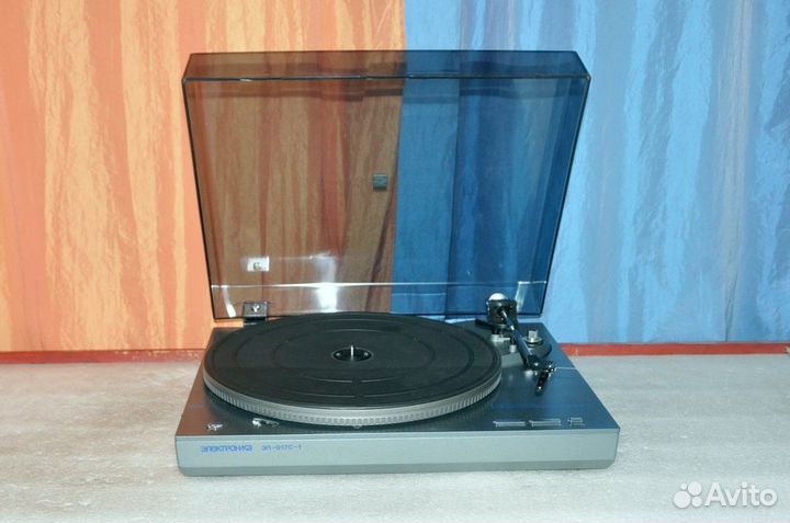 Проигрыватель пластинок 
