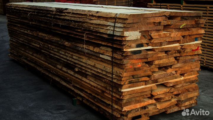 Сосновые доски, природная красота и надежность