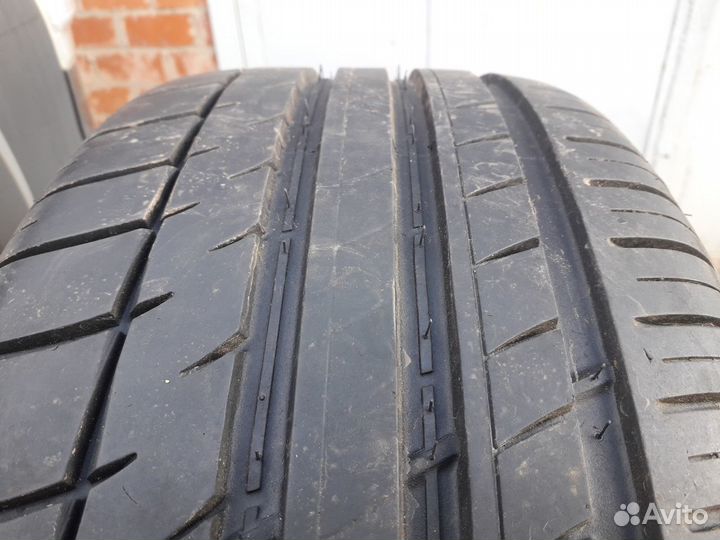 Triangle LL01 235/45 R17