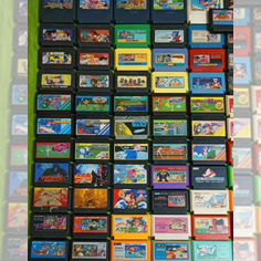 Famicom картриджи и дискеты