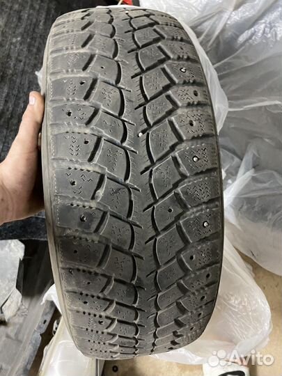 Kumho I'Zen Wis KW19 215/60 R16