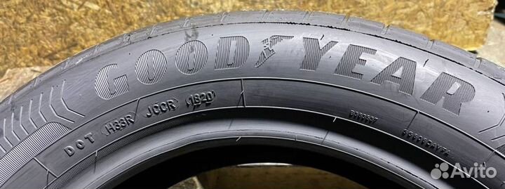 Goodyear EfficientGrip Performance 215/55 R17